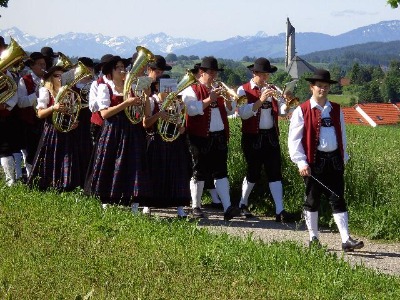 Feldmesse 2008 - Marsch zum Feldkreuz